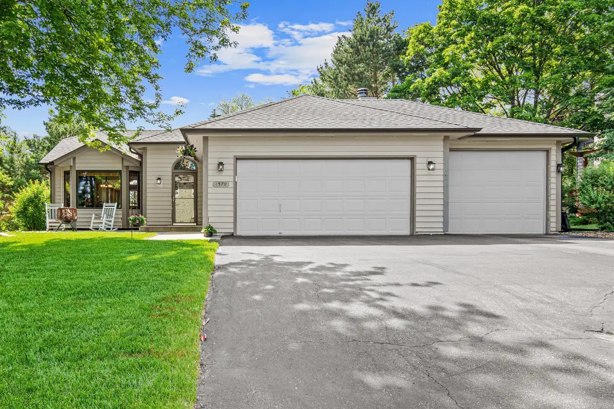 1570 Lakeview Curve, Eagan, MN 55122 - #1