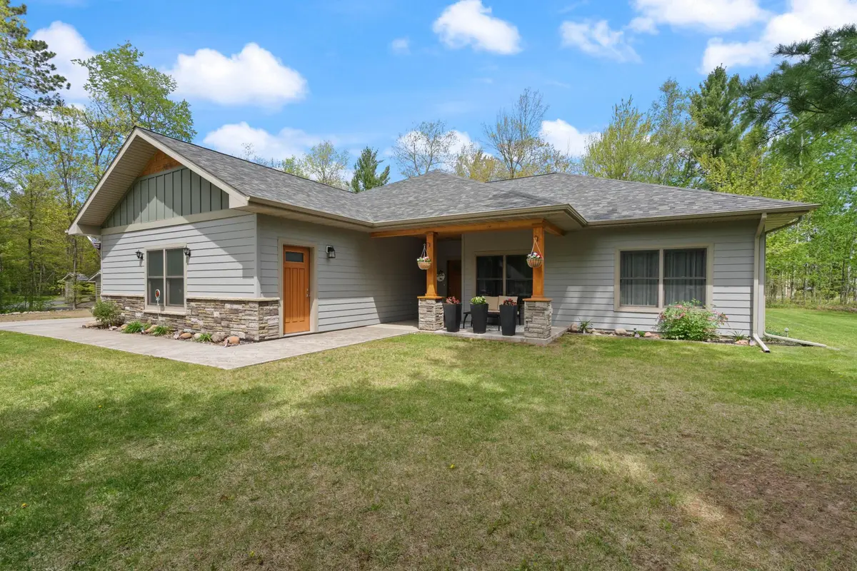 1105 W Taylor Avenue, Cloquet, MN 55720 - #1