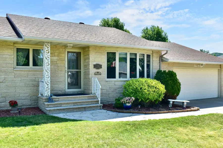 308 Emherst Street, Winona, MN 55987 - #2
