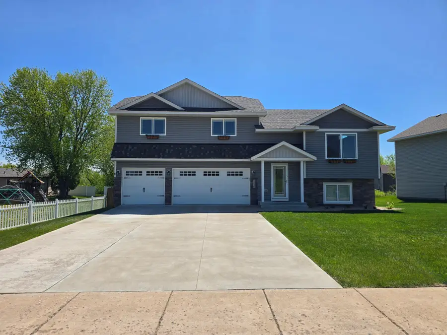 1240 W 6th Street, Rush City, MN 55069 - #2