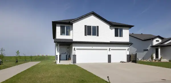 1150 Albert Court W, West Fargo, ND 58078