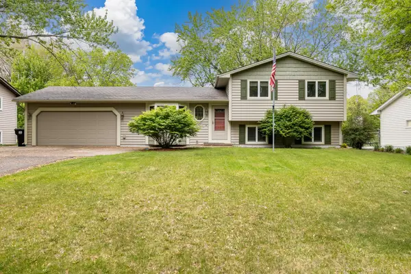 545 120th Lane Nw, Coon Rapids, MN 55448