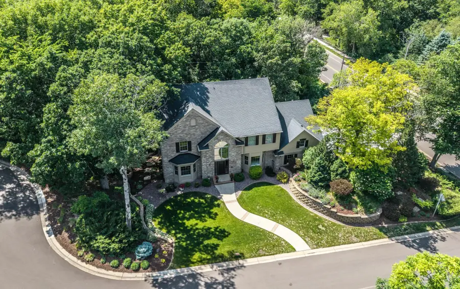 4015 Hosford Hills Road, Eagan, MN 55123 - #2