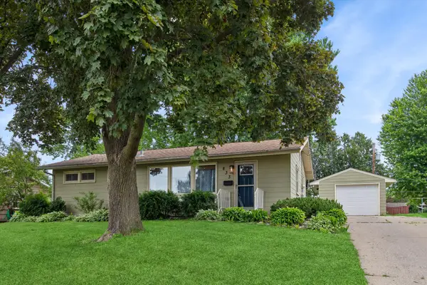 833 9th Avenue Sw, Faribault, MN 55021