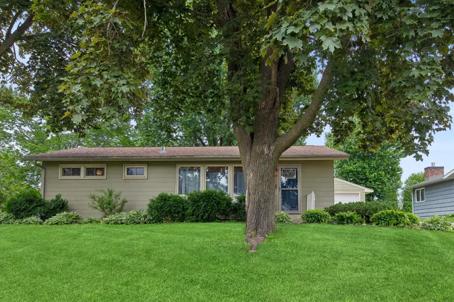 833 9th Avenue Sw, Faribault, MN 55021 - #2