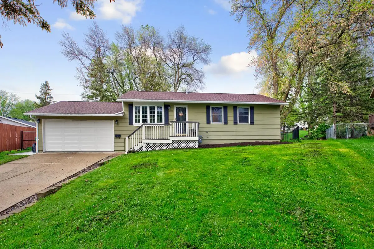 1229 8th Avenue Ne, Owatonna, MN 55060 - #1