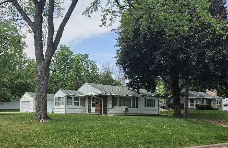 2901 Kyle Avenue N, Golden Valley, MN 55422 - #1