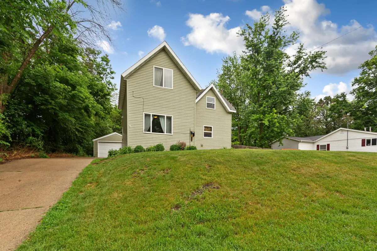 319 Adams Avenue Nw, Owatonna, MN 55060 - #1