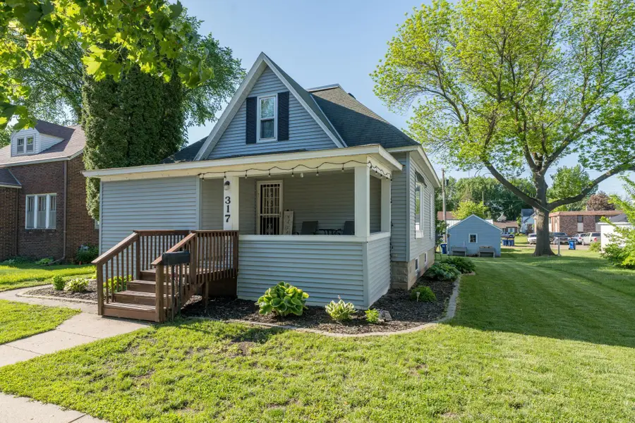317 Walnut Street Sw, Sleepy Eye, MN 56085 - #3