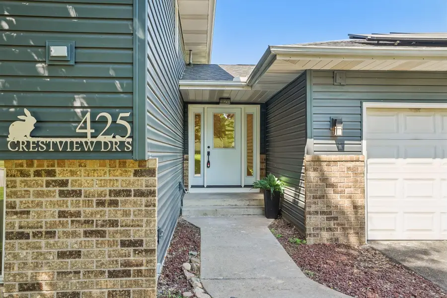 425 Crestview Drive S, Maplewood, MN 55119 - #2