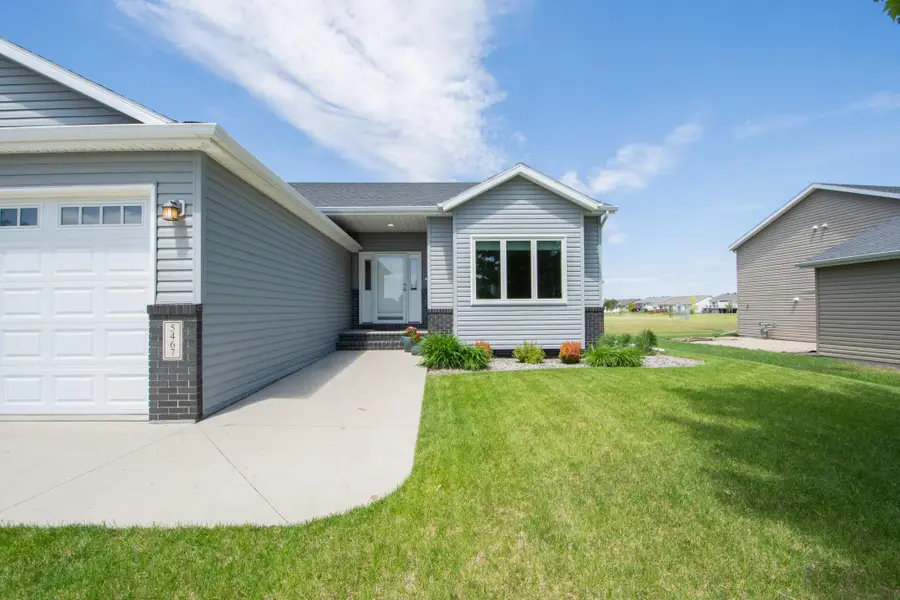 5467 47th Avenue S, Fargo, ND 58104 - #2