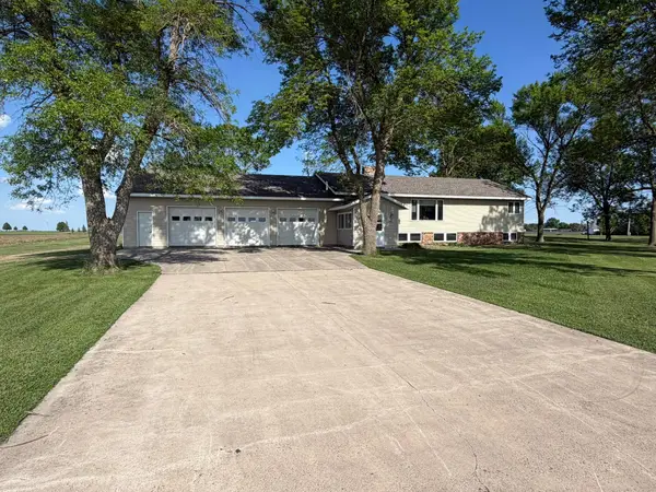 905 Main Street N, Renville, MN 56284