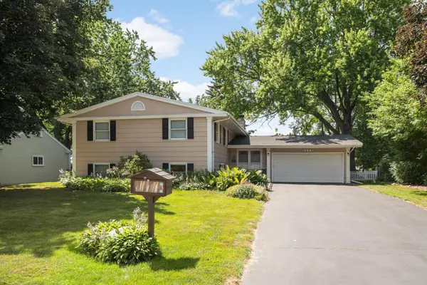 5233 W 105th Street, Bloomington, MN 55437