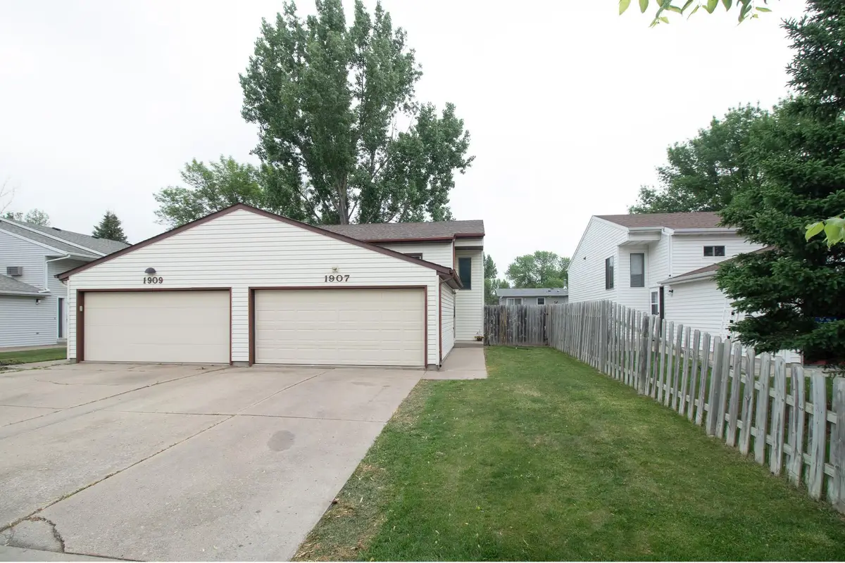 1907 29th Avenue S, Fargo, ND 58103 - #1