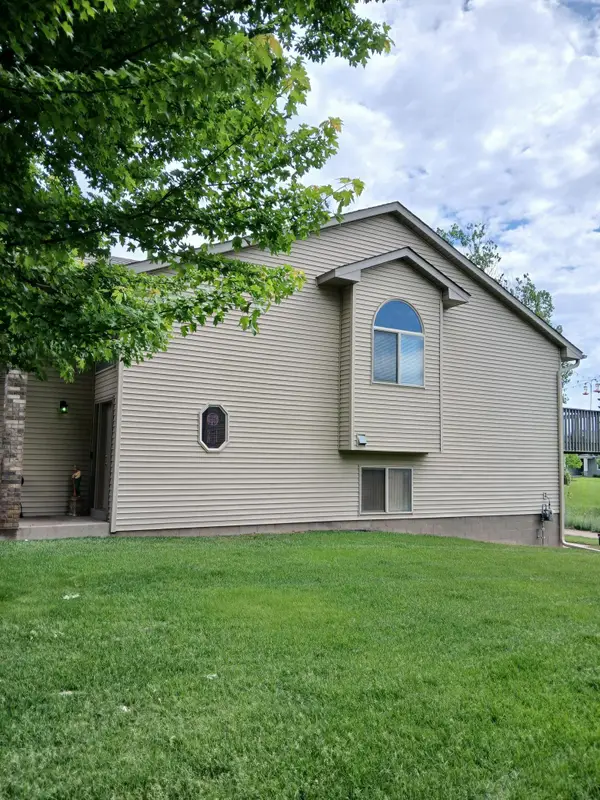 9180 Orchard Circle, Monticello, MN 55362