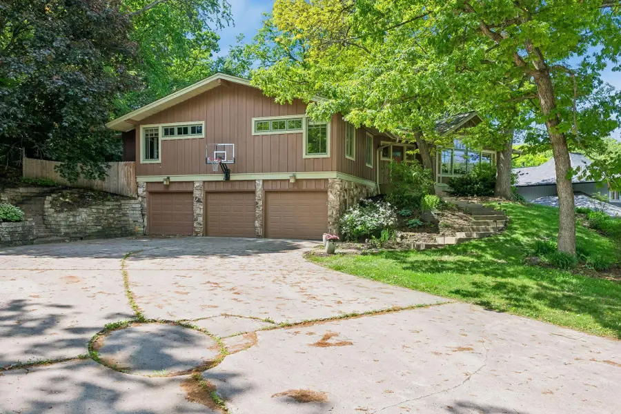 6201 Scotia Drive, Edina, MN 55439 - #2