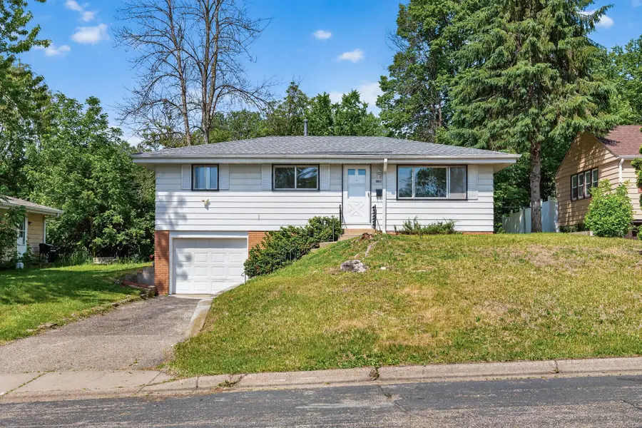 3211 Indiana Avenue N, Robbinsdale, MN 55422 - #3