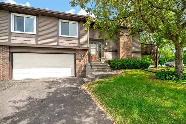 2890 Castleford Court, Woodbury, MN 55125