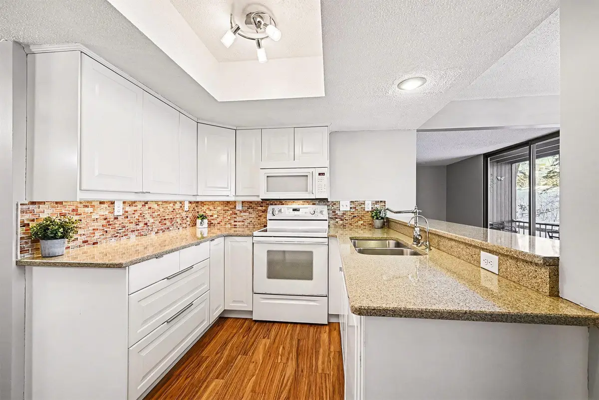 6085 Lincoln Drive #122, Minneapolis, MN 55436 - #1