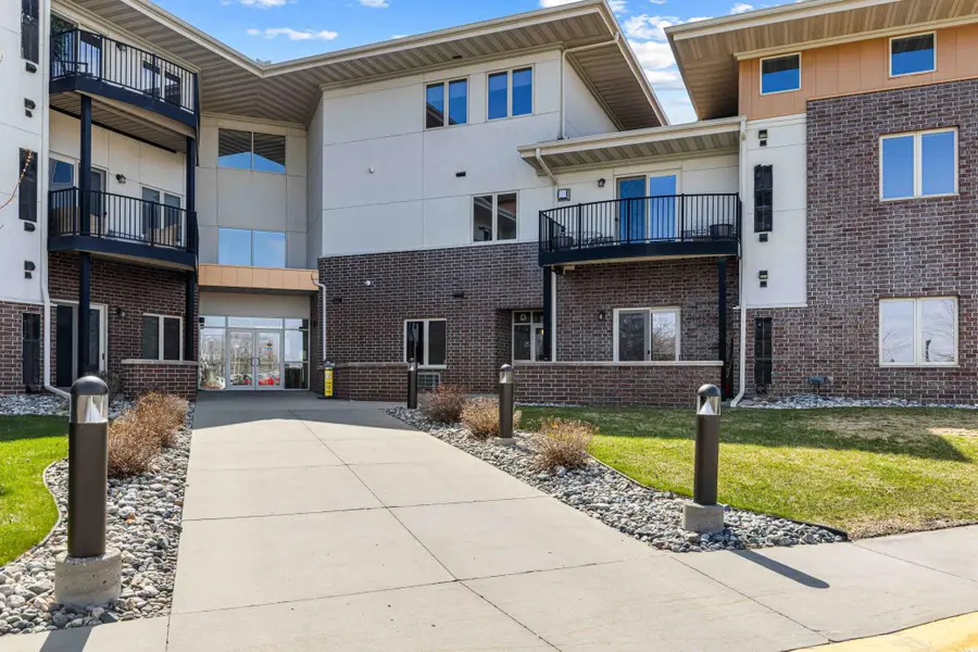 3200 11th Street S #220, Fargo, ND 58104 - #2