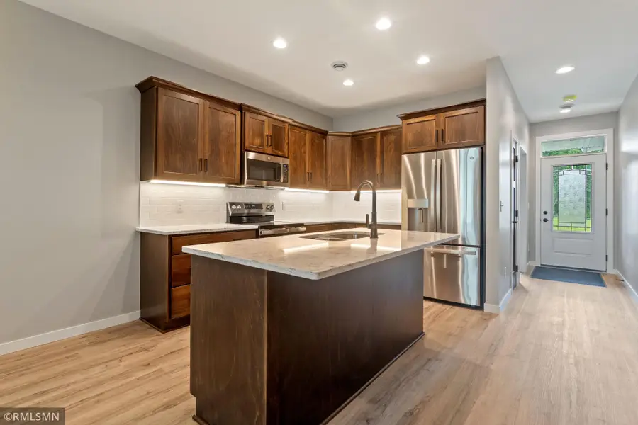 406 Kottke Court Se, Hutchinson, MN 55350 - #2