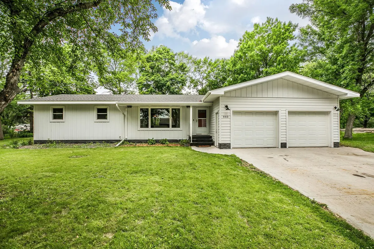 940 Hamlet Drive N, Avon, MN 56310 - #1