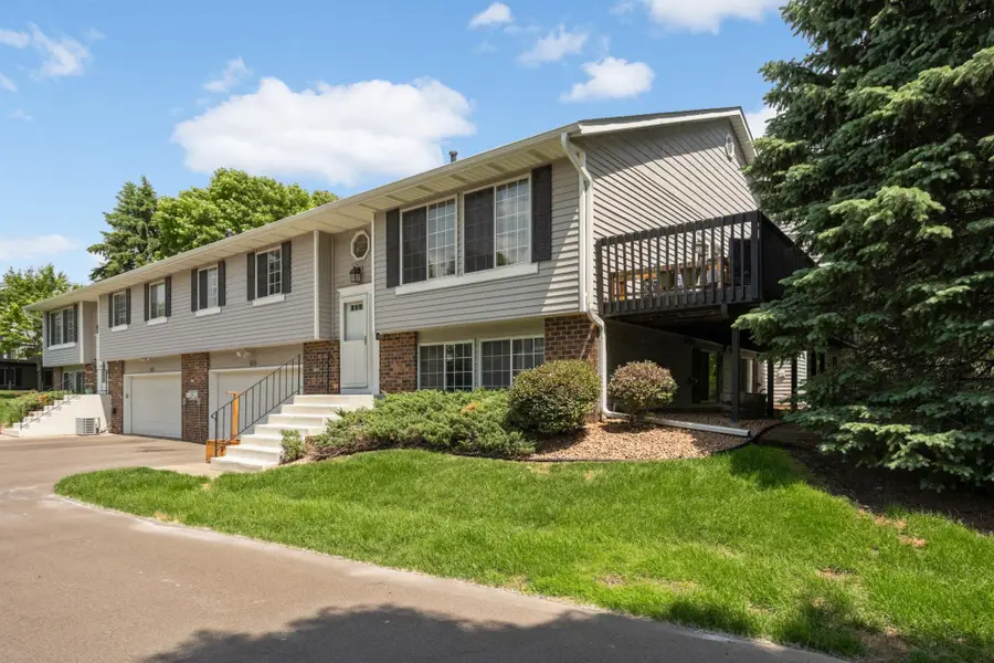 7654 12th Street N, Oakdale, MN 55128 - #2