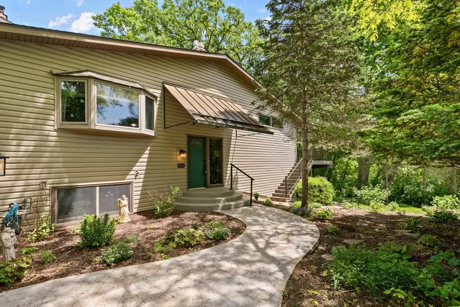 9708 Mill Creek Drive, Eden Prairie, MN 55347 - #2