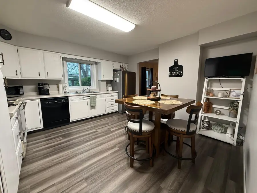 109 E Luella Street, Le Roy, MN 55951 - #2