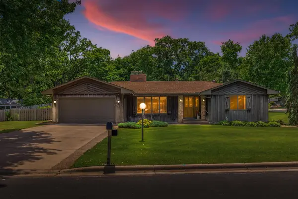 217 Arbor Lane, Burnsville, MN 55337