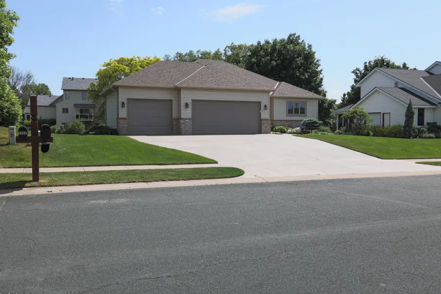 2400 Emerald Bend, Hudson, WI 54016 - #2