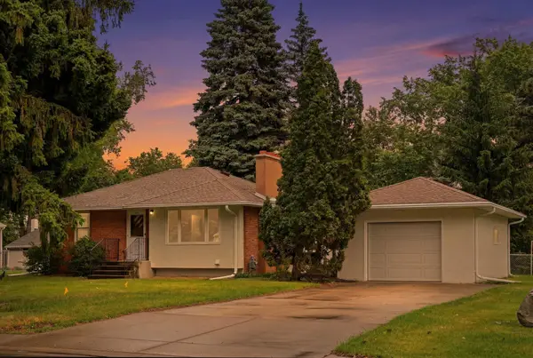 2972 Woodbridge Street, Roseville, MN 55113