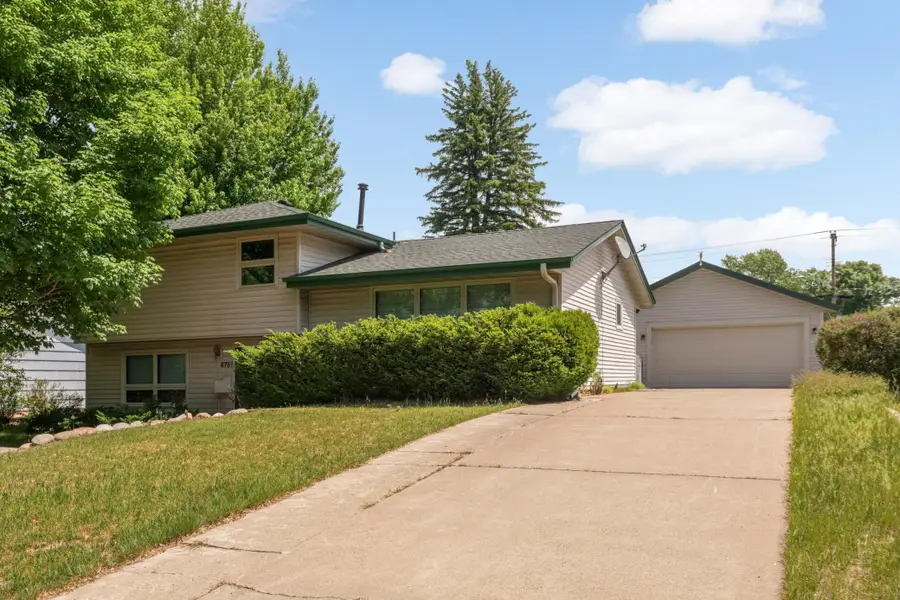6751 Madison Street Ne, Fridley, MN 55432 - #2