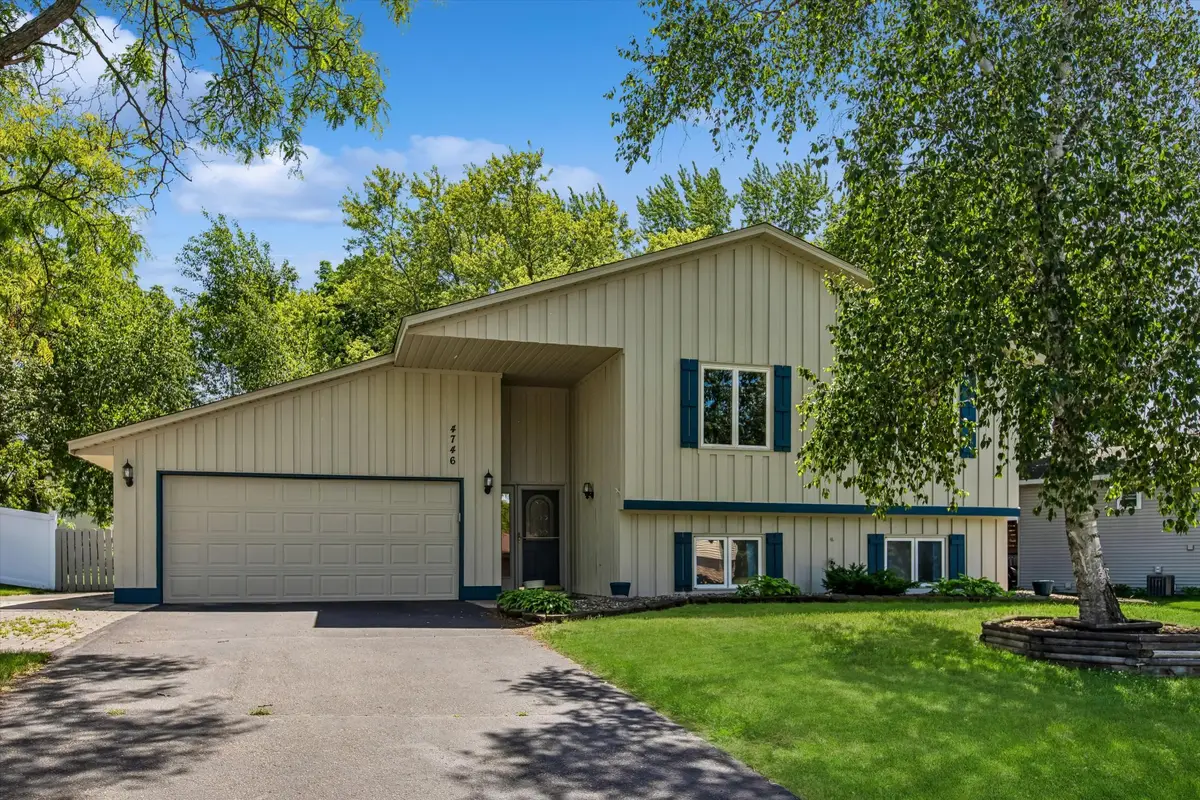 4746 141st Street W, Apple Valley, MN 55124 - #1