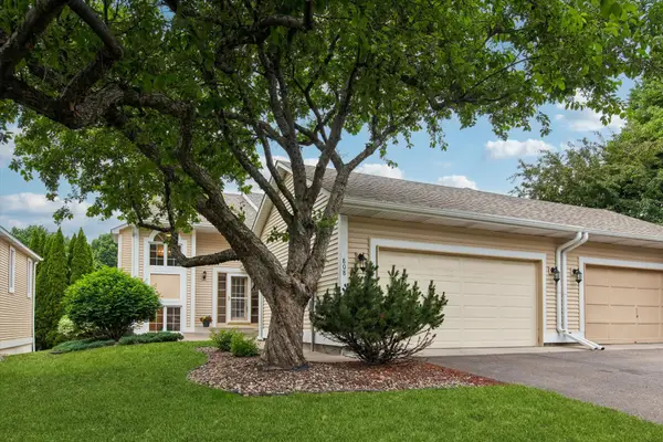 808 Winterberry Drive, Woodbury, MN 55125