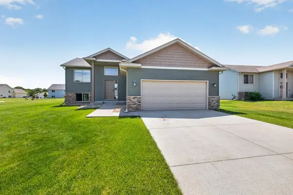 4024 Stone Point Drive Ne, Rochester, MN 55906