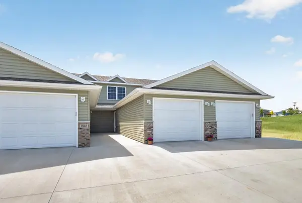 1845 Daniel Lane Ne, Stewartville, MN 55976