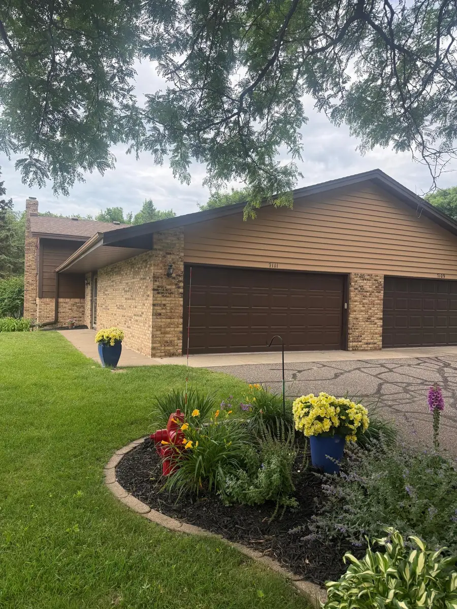 7111 Robinwood, Woodbury, MN 55125 - #2