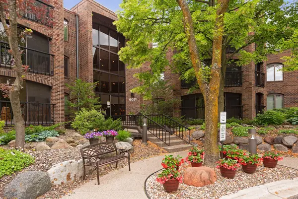 6051 Laurel Avenue #112, Golden Valley, MN 55416