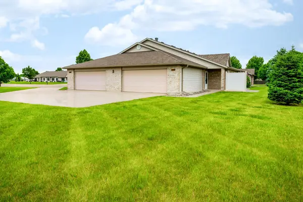 1415 Heatherwood Court #4, West Fargo, ND 58078