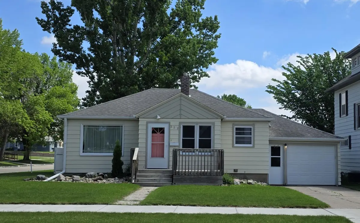 358 7th Avenue Nw, Valley City, ND 58072 - #1