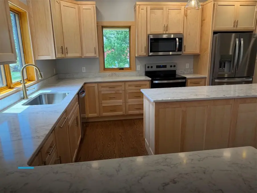 831 2nd Street Sw, Glenville, MN 56036 - #3