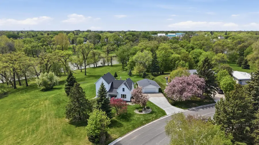 1323 S River Drive, Moorhead, MN 56560 - #2