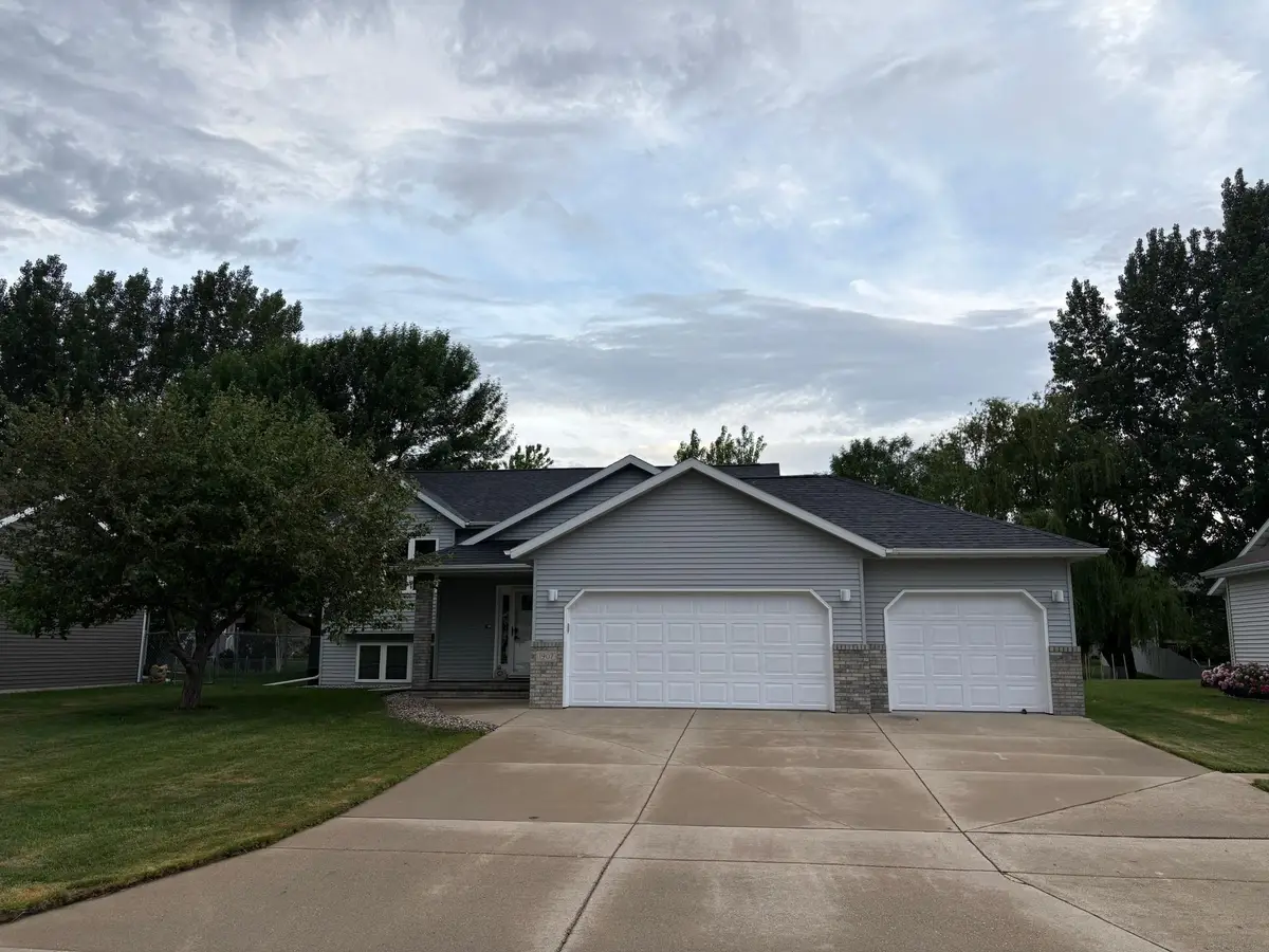 1907 33rd Street S, Moorhead, MN 56560 - #1