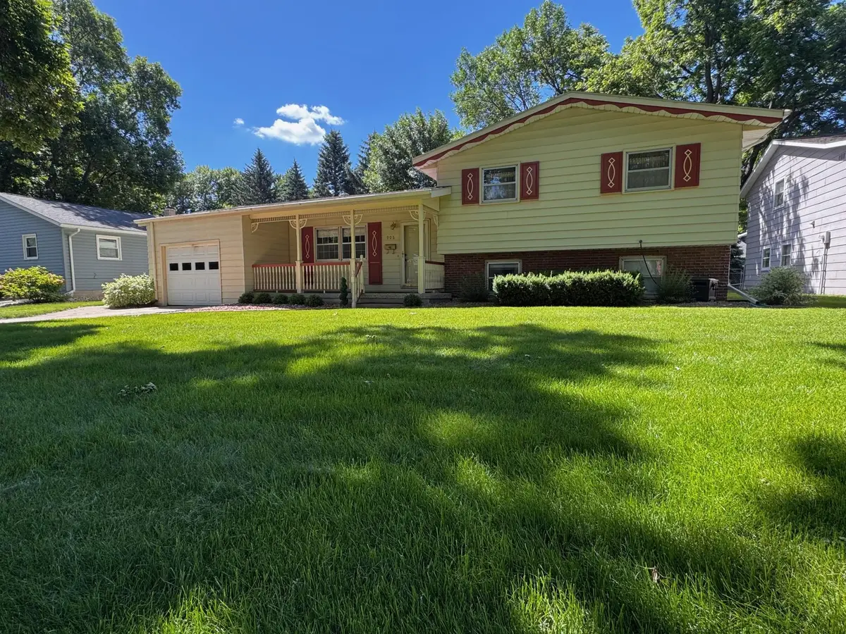 906 Birch Street, Marshall, MN 56258 - #1