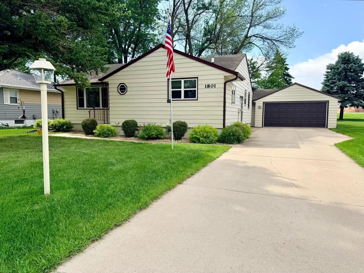 1801 S Shore Drive, Worthington, MN 56187 - #1