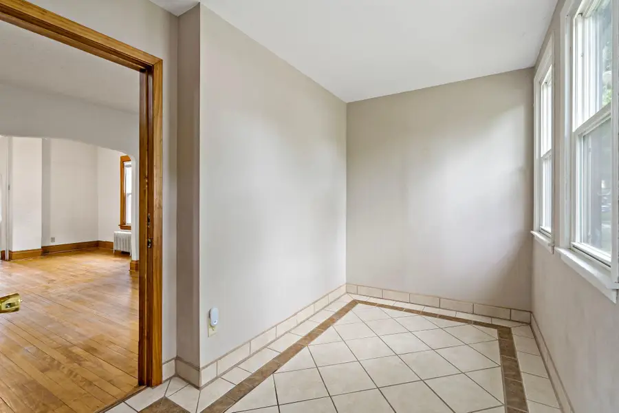 996 Charles Avenue, Saint Paul, MN 55104 - #3