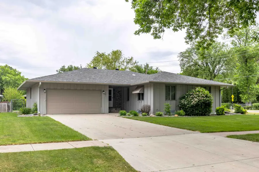 501 23rd Avenue S, Fargo, ND 58103 - #2