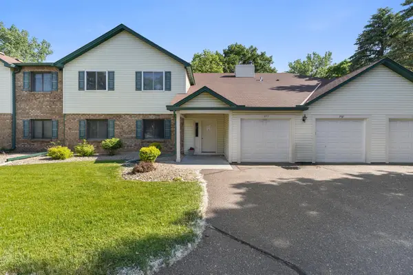 975 Heritage Court E #206, Vadnais Heights, MN 55127