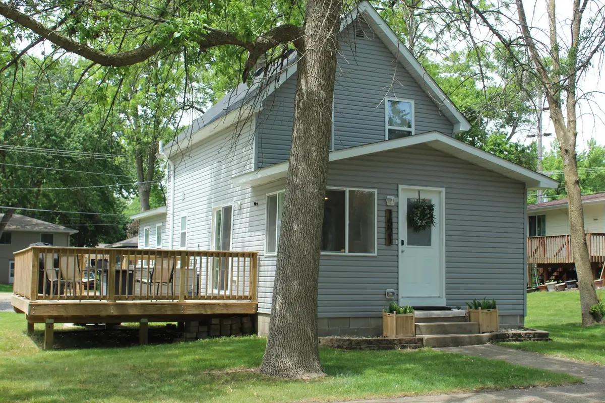 1521 Desoto Avenue N, Glencoe, MN 55336 - #1